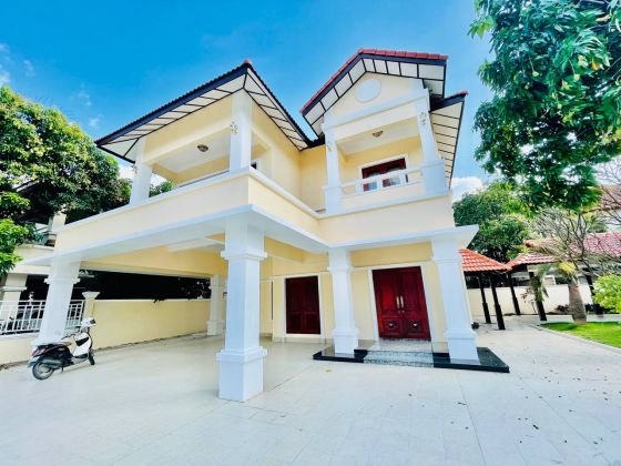 Big Garden Villa for Rent in Borey Sunway, Tuol Kork