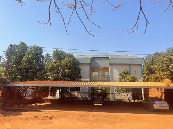 Immeuble R+2 pour service à louer à Somgandé à ...