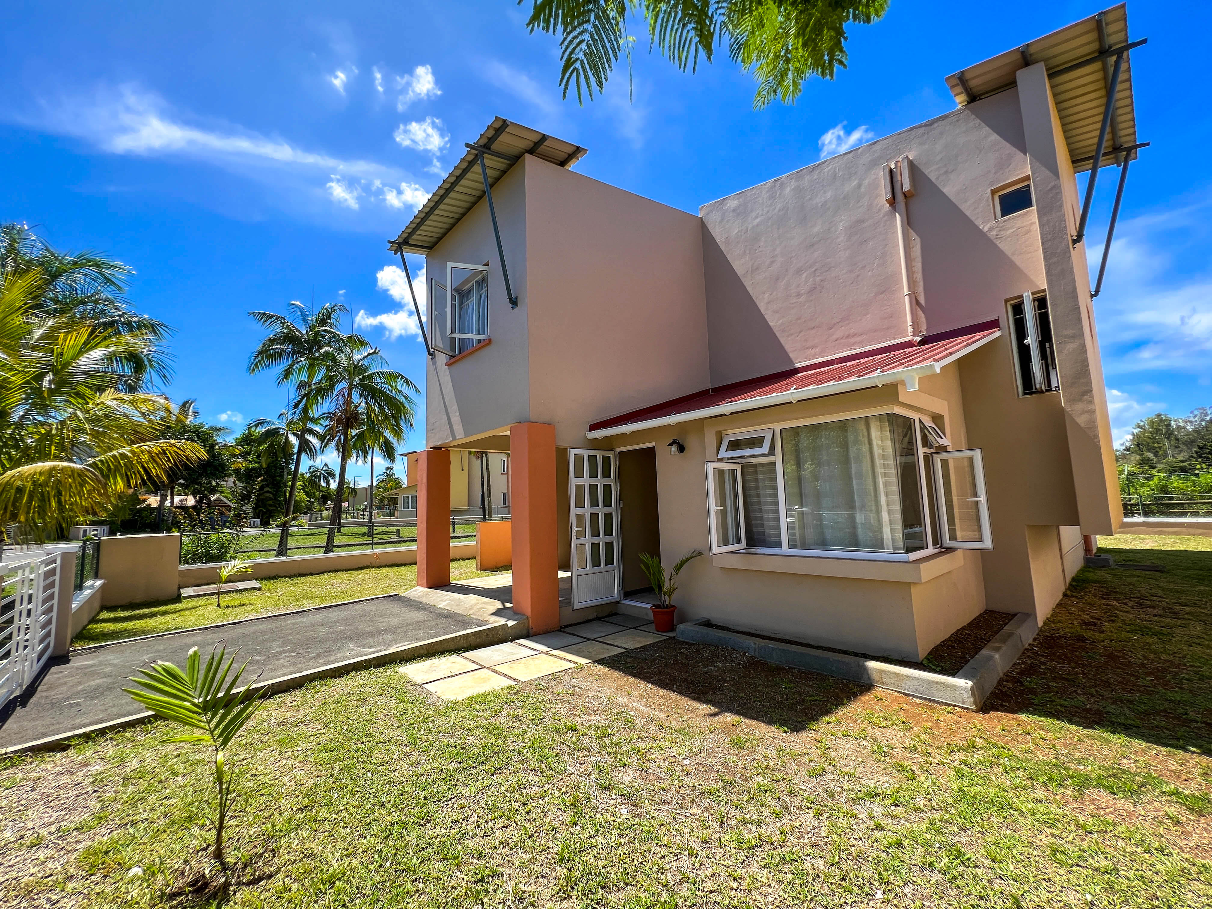 FOR RENT – 2-BEDROOM TOWNHOUSE - CYBER-VILLAGE - EBENE