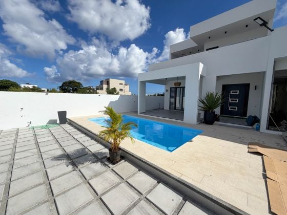 À LOUER – TOWNHOUSE DE 3 CHAMBRES – MONT CHOISY