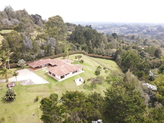 Spectacular Luxury Estate in Llanogrande - La Chelito
