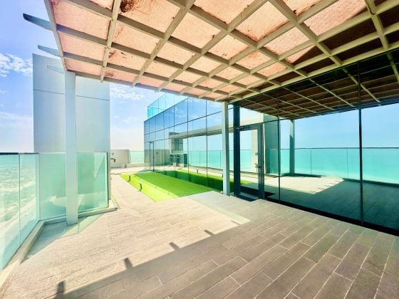 Luxury Seaview Beautiful penthouse with terrace for rent in Sabha Al Salem
