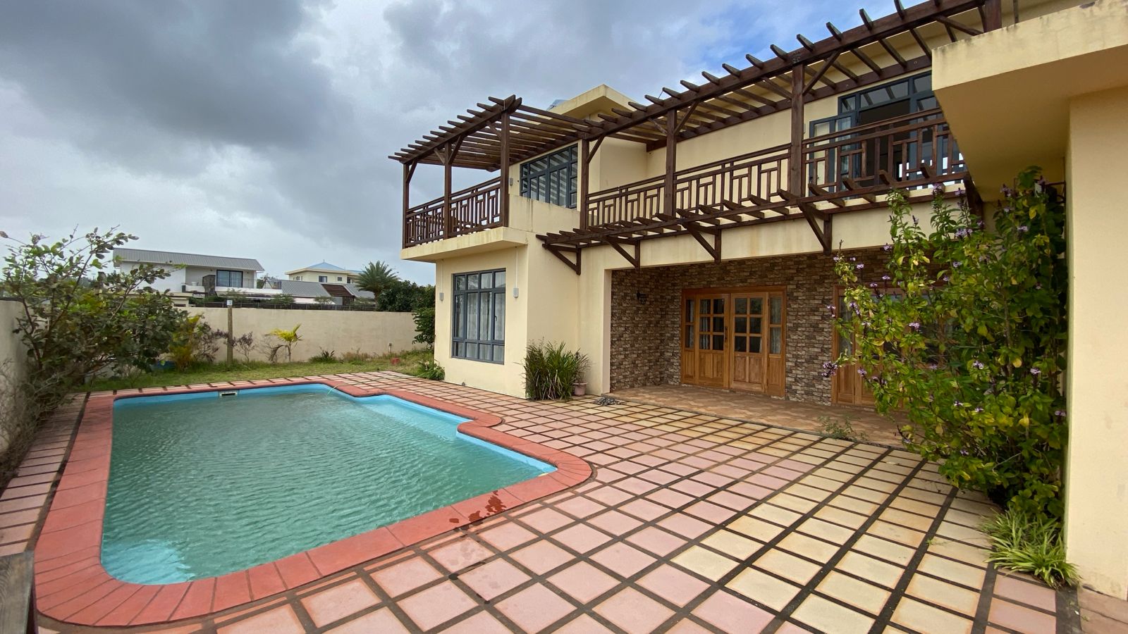 4 Bedroom Furnished Villa for Rent in Pointe aux Piments with Large Private Pool