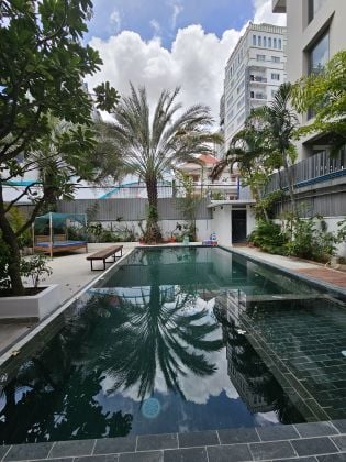 Newly renovated apartment 4 bedrooms for rent , swimming pool