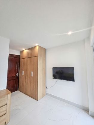 Nice studio apartment in Lac Long Quan street, Tay Ho district for rent