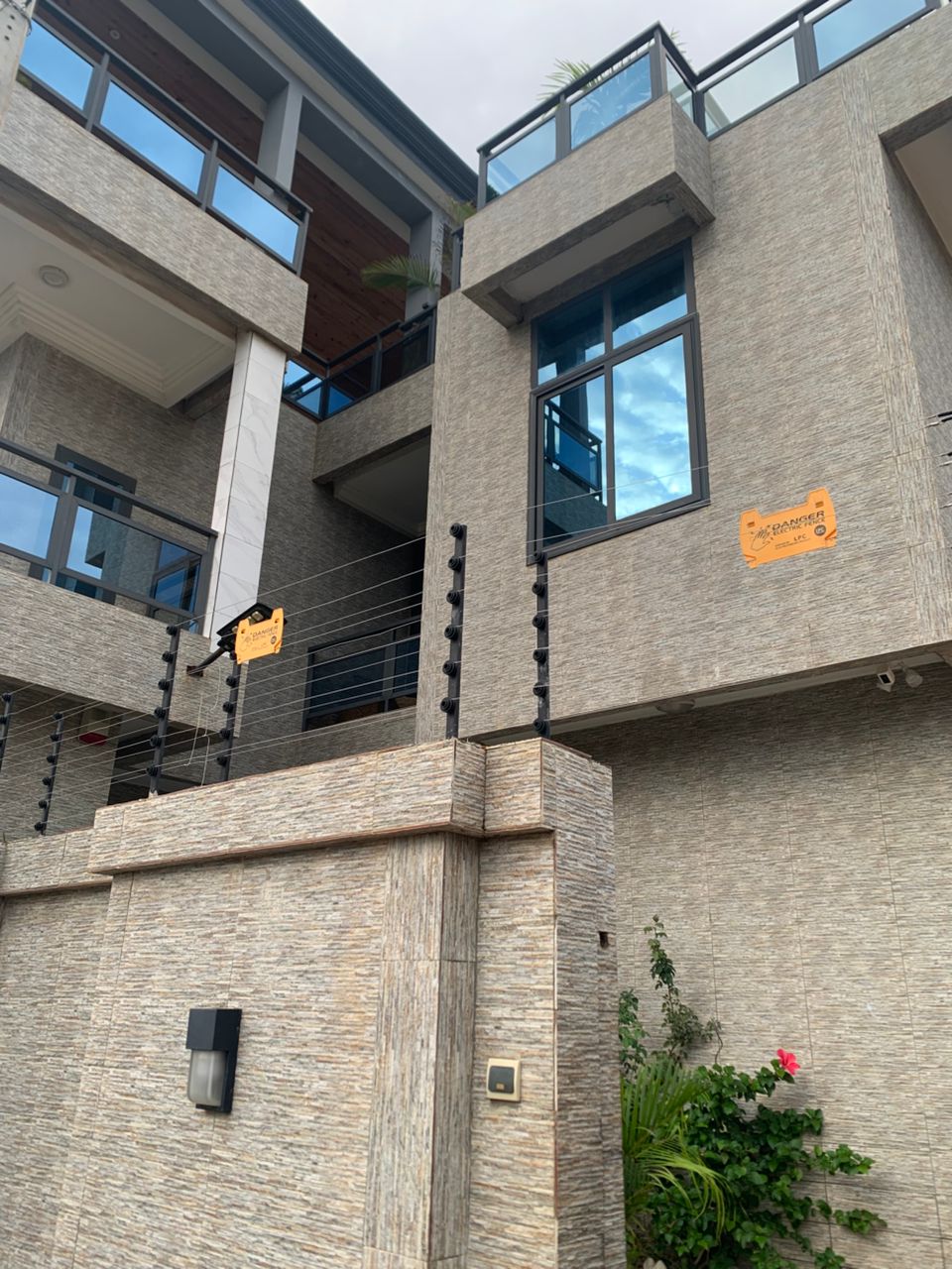 Furnished 7-room villa for rent, Fidjrossè Togbin - Cotonou 