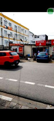 plateau vente un terrain commercial 1250m2