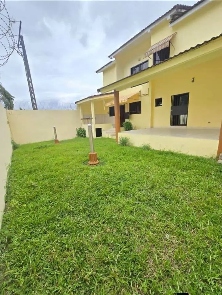 Vente cocody 2 plateaux Duplex 6 pièces 