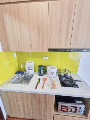 Nice studio apartment in Lac Long Quan street, Tay Ho district for rent