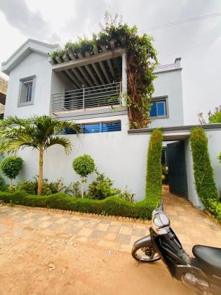 SUPER DUPLEX MEUBLEE A LOUER A OUAGA 2000(SALITAS)  Avec les meubles  6 ...