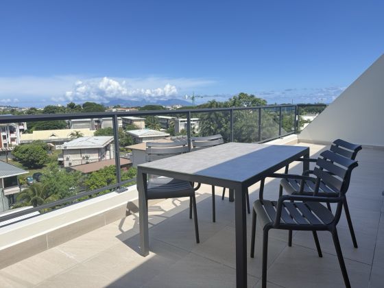 LOCATION Pirae grand F2 dernier étage dans résidence neuve ...