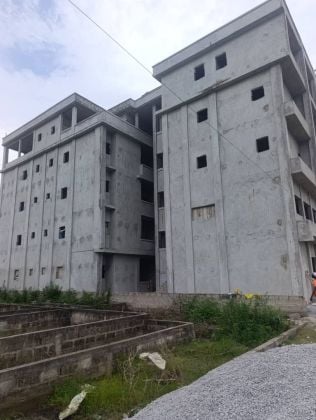 Sale in Bassam Mockeyville: 2 unfinished 4-story buildings (ground floor + ...