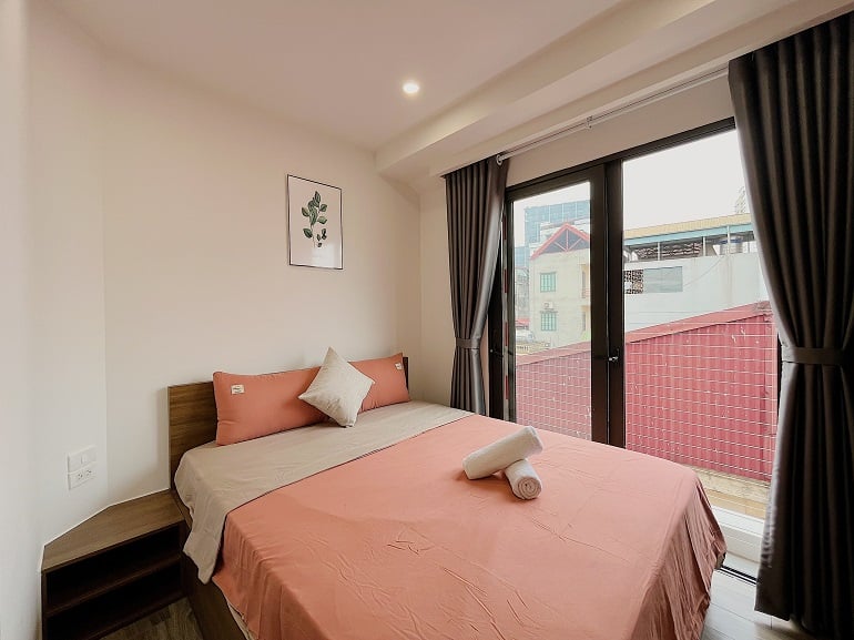 Nice, bright 1 – bedroom apartment with balcony in Au Co street, Tay Ho district for rent