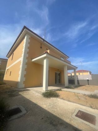 Villa duplex in vendita, 5 locali, Bassam, Cité Italia 