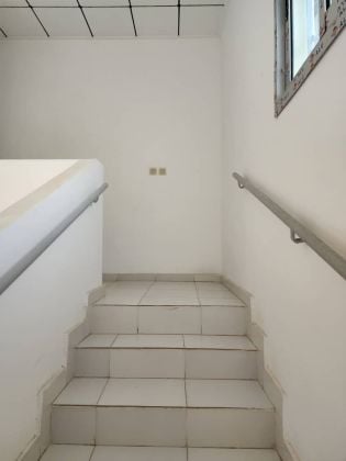 Cause départ vend une villa duplex dans une cité a Faya 