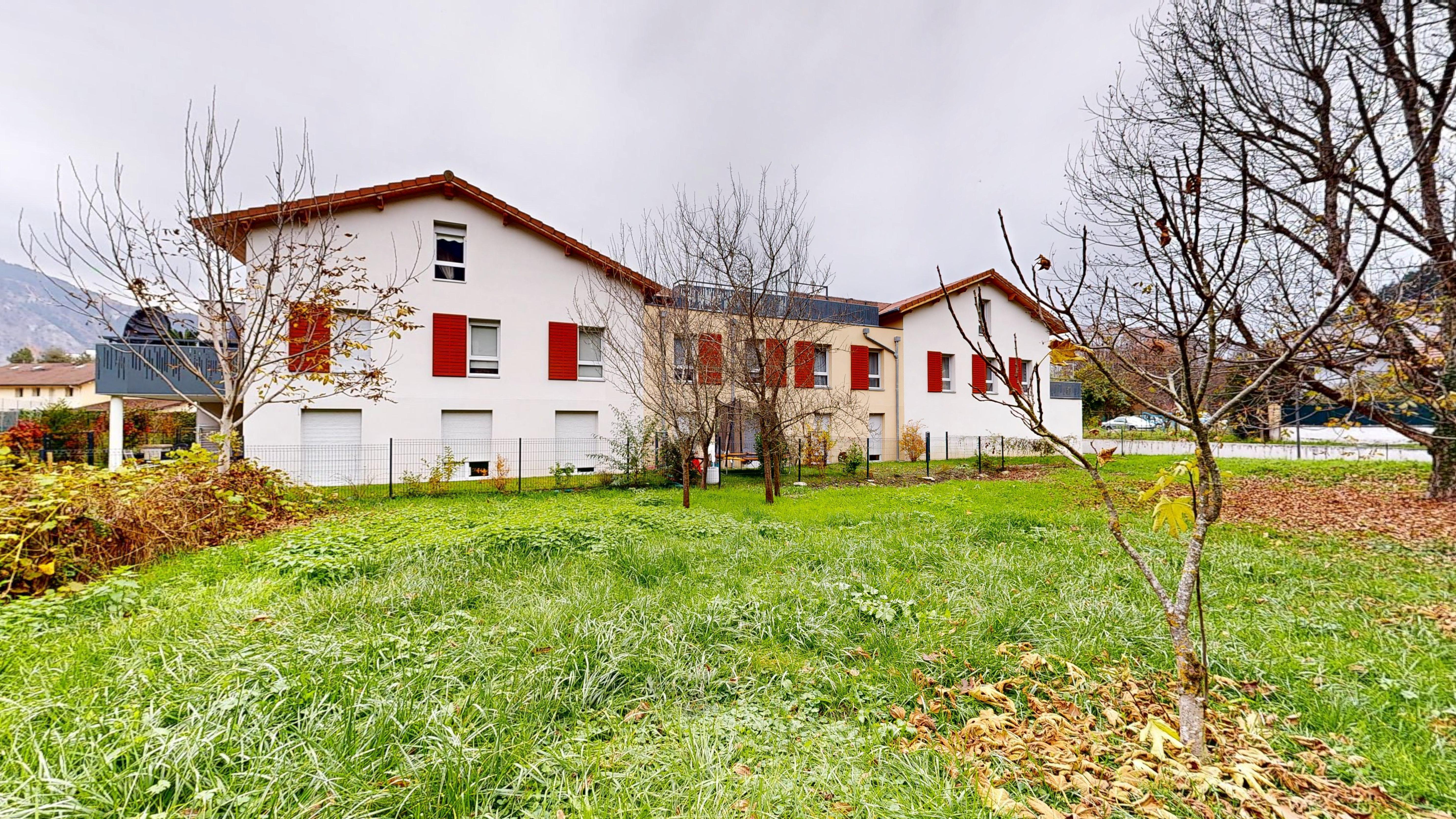 Penthouse Duplex avec Grandes Terrasses – Proche de Genève