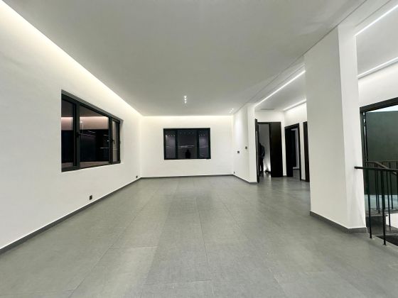 Five bedroom Duplex with private Garden for rent in Bayan