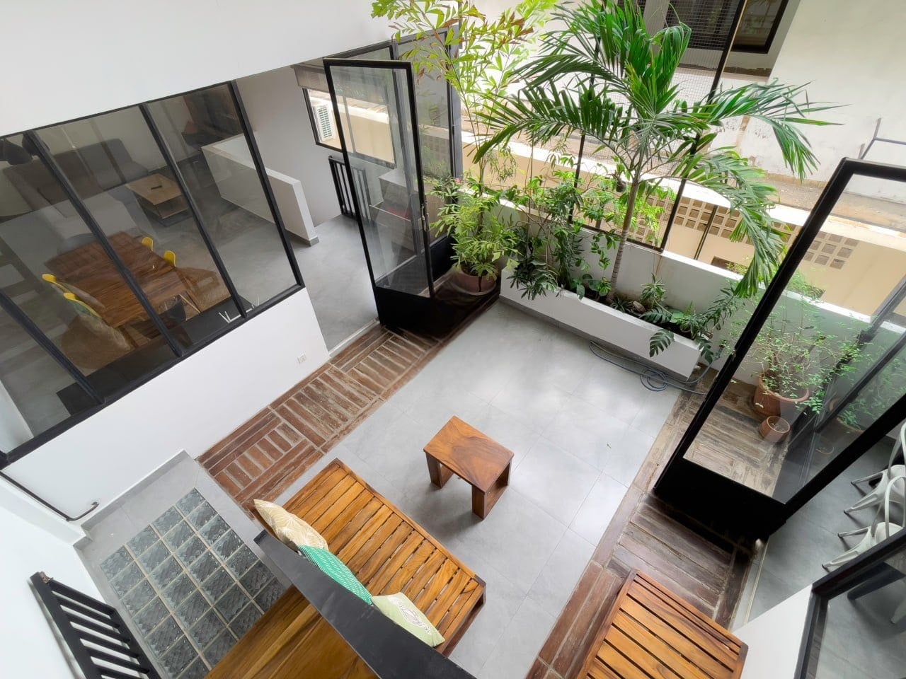 Newly Renovated 3 bedrooms town house