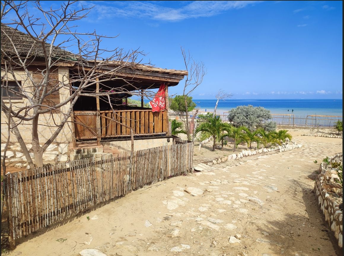Villa de Charme "Pieds dans l'eau" – Ambolimailaka Plage