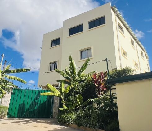 Villa à 2 étages à louer