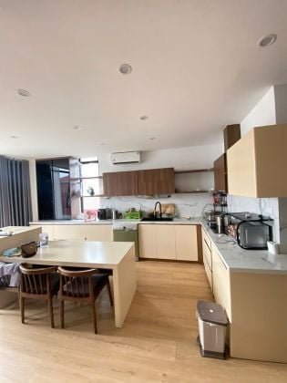 Nice, modern 2 – bedroom apartment in Au Co street, Tay Ho district ...
