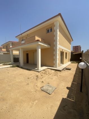 Villa duplex en vente bassam modeste cité Italia 