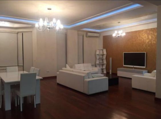 4-room apt above metro Sahil