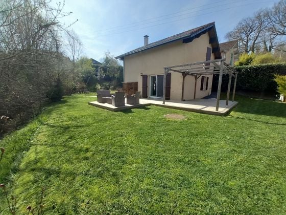 Rent Quiet House with Garden