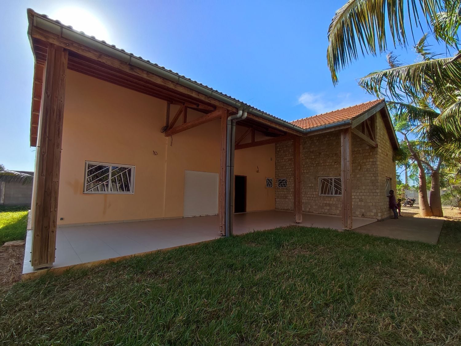 Réf : LM/23029 – Villa de Standing F4 avec Jardin – Ankilimarovahatse, Toliara, Madagascar