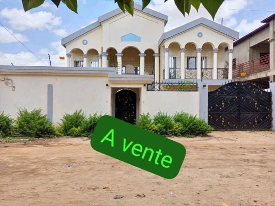 EXCLUSIVITÉ–DUPLEX DE PRESTIGE À OUAGA 2000 (ZONE C) ...