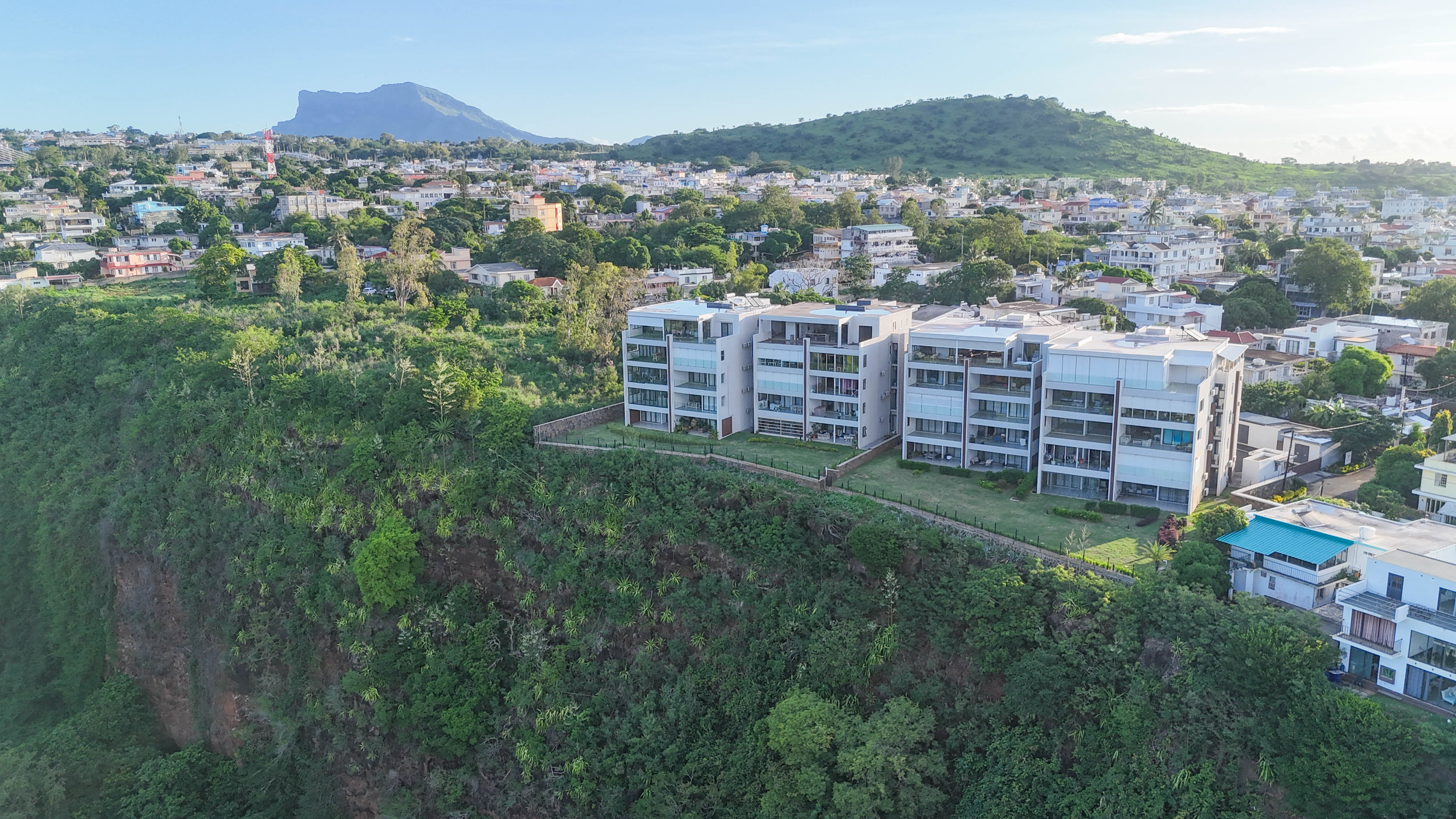 FOR RENT - SPACIOUS 3-BEDROOM APARTMENT (GROUND-FLOOR) – BELLE ETOILE - BEAU-BASSIN