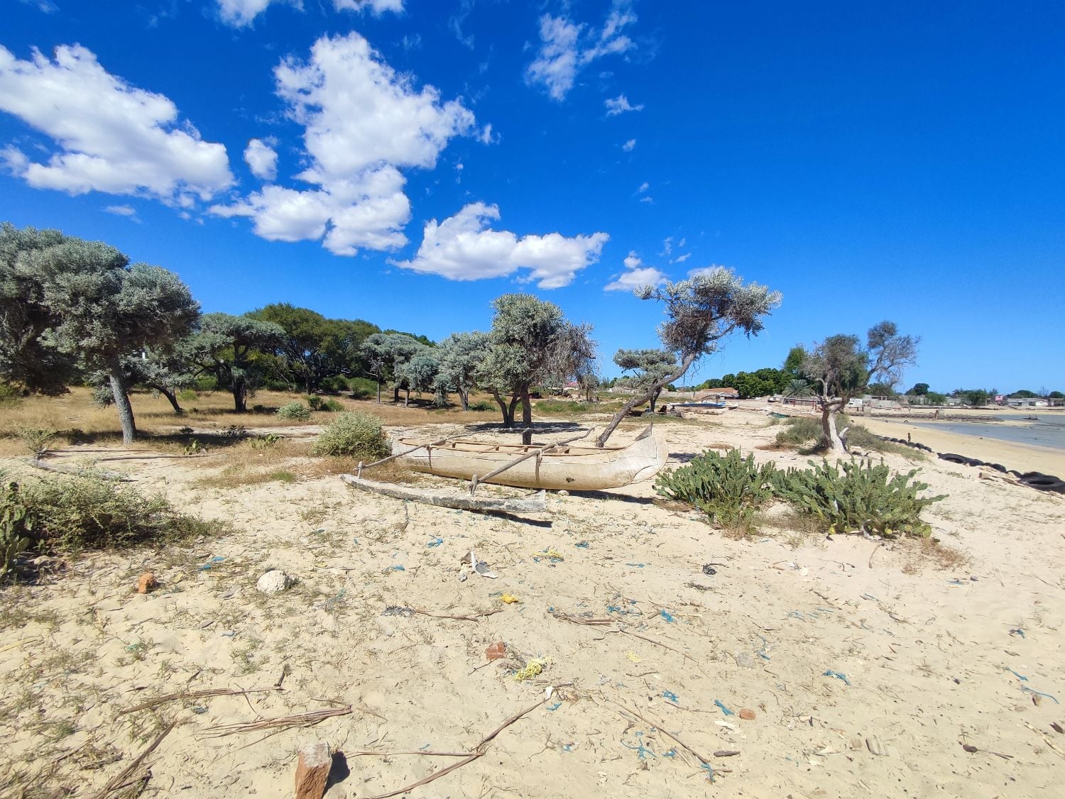 Réf : VT/23031 – Opportunité Rare : Terrain Pieds dans l'Eau – Ifaty, Madagascar