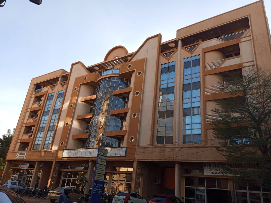 IMMEUBLE R+5 EN LOCATION – CENTRE VILLE OUAGADOUGOU &#55356&#56807&#55356&#56811
