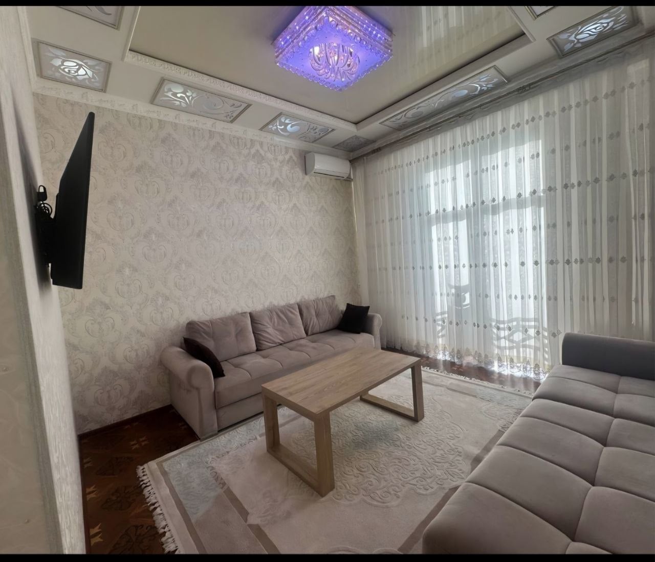 Comfortable 1 bedroom flat of 50 m2 with 2 balconies in the city center