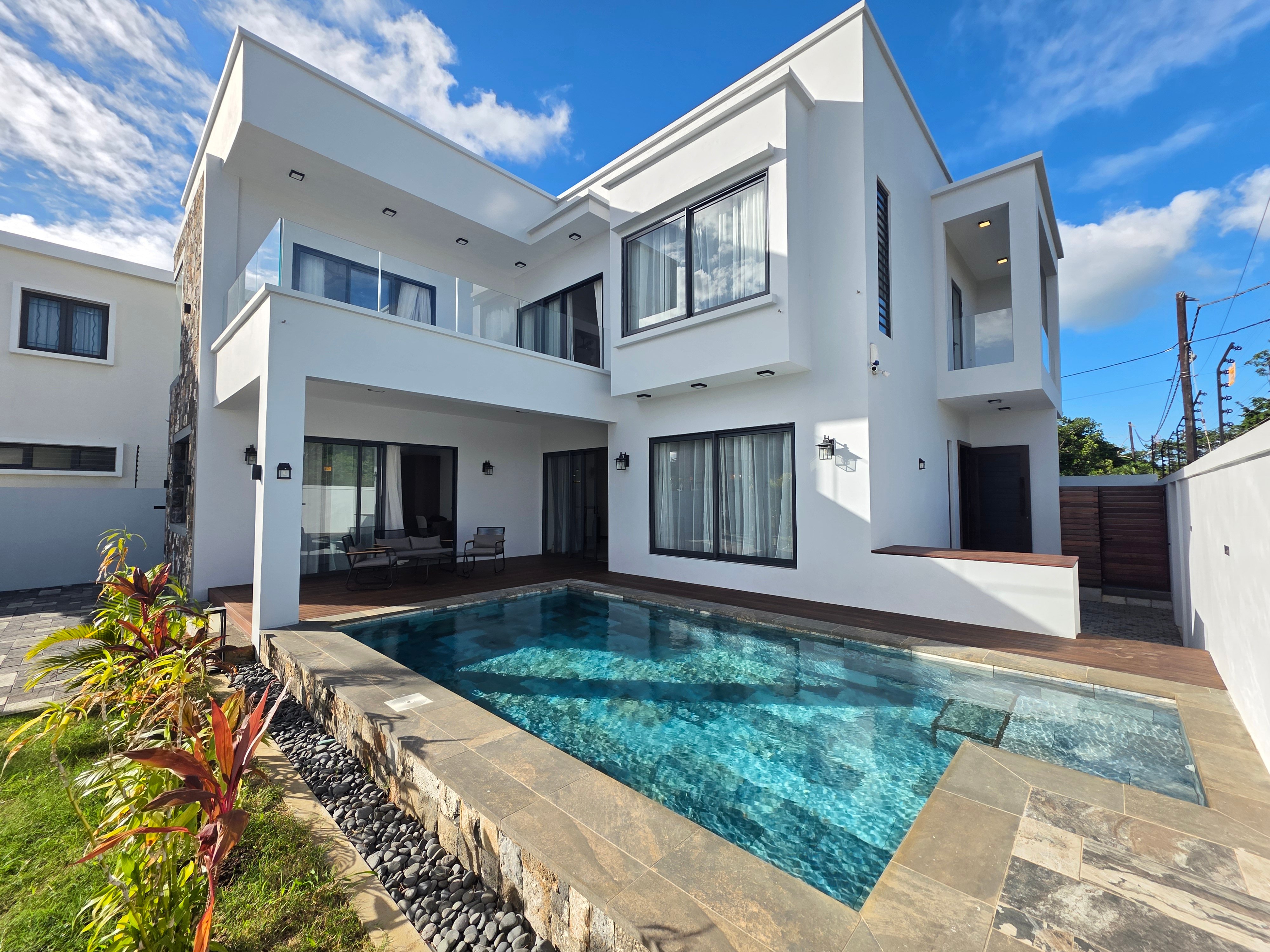 SUPERBE VILLA MODERNE HAUT DE GAMME À LOUER À GRAND BAIE