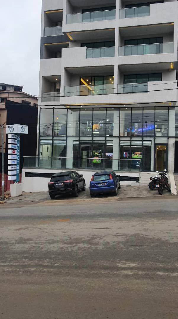 COCODY ANGRÉ DJIBI 9ᵉ TRANCHE location local 600m2