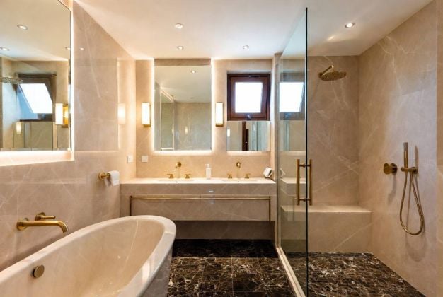 Luxury 5-Bed Villa on Garden Homes Frond M, Palm Jumeirah, Dubai 