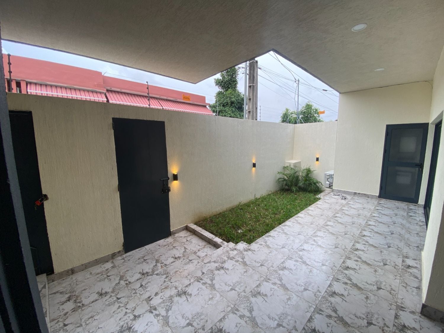 En alquiler - Angré Djibi Cité Arc-en-ciel 