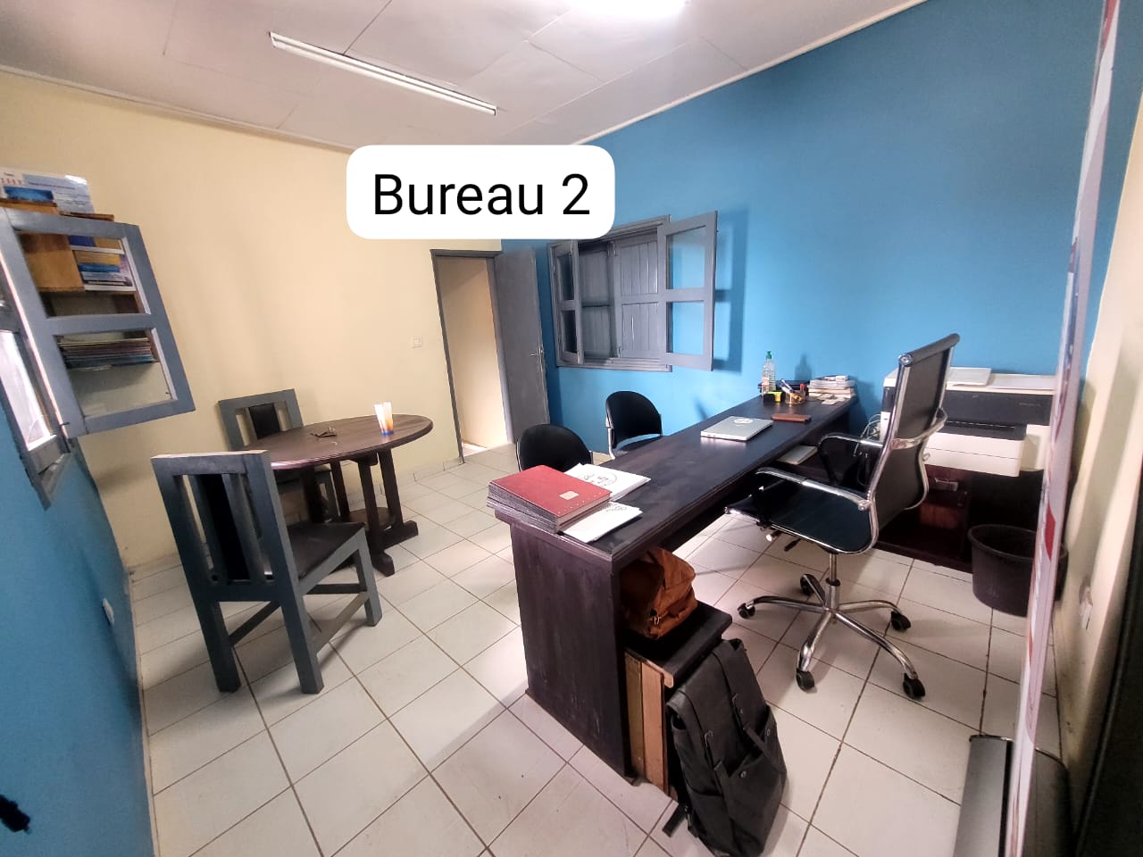 Magnifique Immeuble R+1 à vendre sur 450m² à Soa