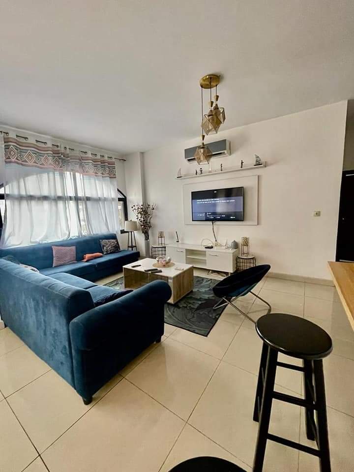 LOCATION MEUBLÉ APPART 2 PIÈCES AU REMBLAIS