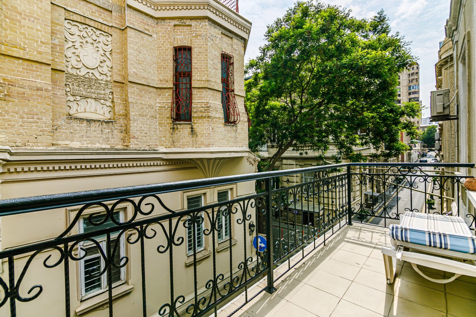 1 BDR apt for rent near Fountains Square & Old City