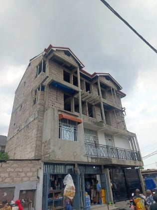 Rental building for sale in Barumbu – first floor operational, upper ...