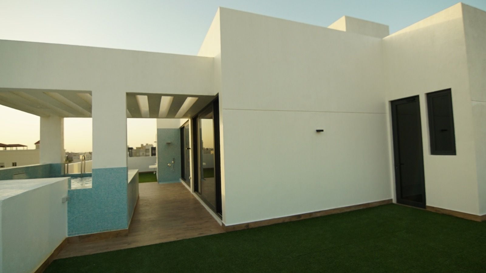 500 mtr 3 Bedroom Corner House Floor for Rent in Finatees.