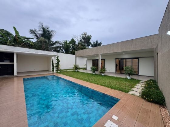 Villa avec piscine à Cocody 2plateaux 