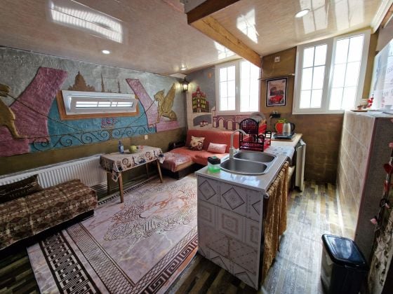 Creative 1-bdr apartment close to city center only 499$