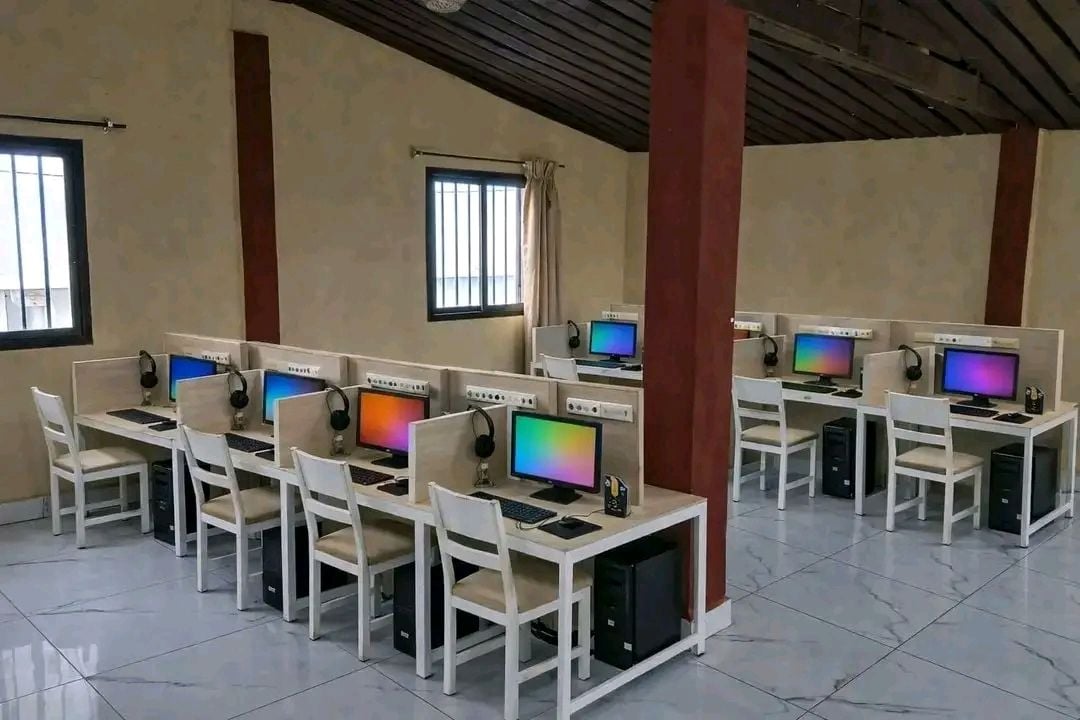 �� SITE INDUSTRIEL & LOGISTIQUE À VENDRE – 5 000 m²