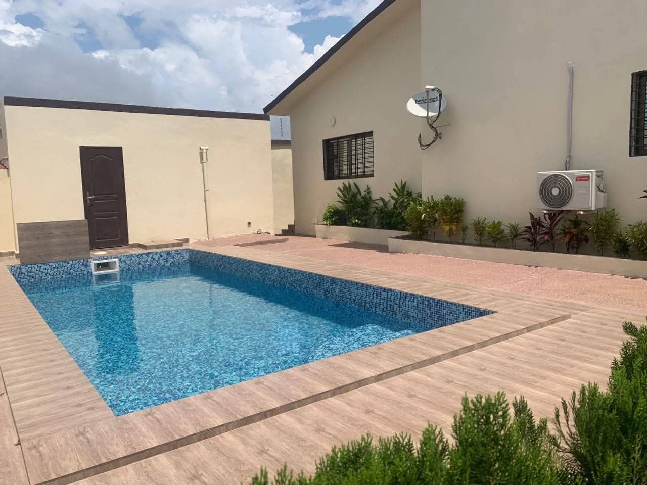 Bassam résidence 5 pièces possibilité d'avoir quelques chambres 