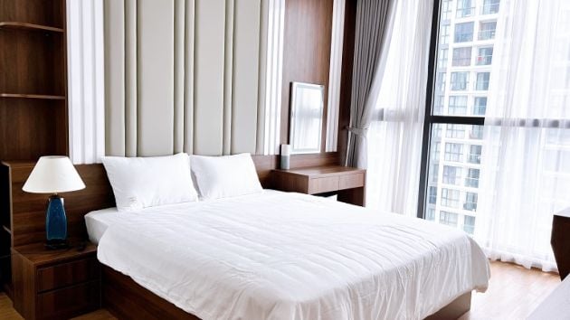 Nice, modern 3 – bedroom apartment with balcony in Cau Giay district ...