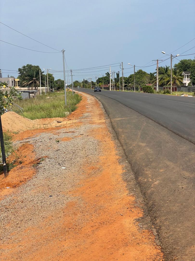 Assinie PK18 Terrain 630 M2 avec ACD non loin du goudron 