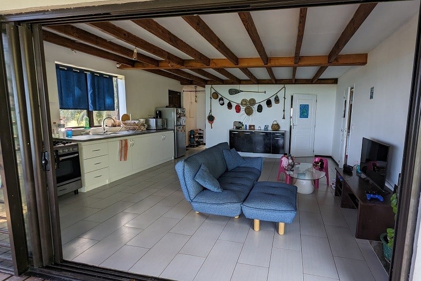 Moorea. Loue Villa en hauteur 3 chambres à Atiha. Coté montagne , Belle vue mer et accès mer. 